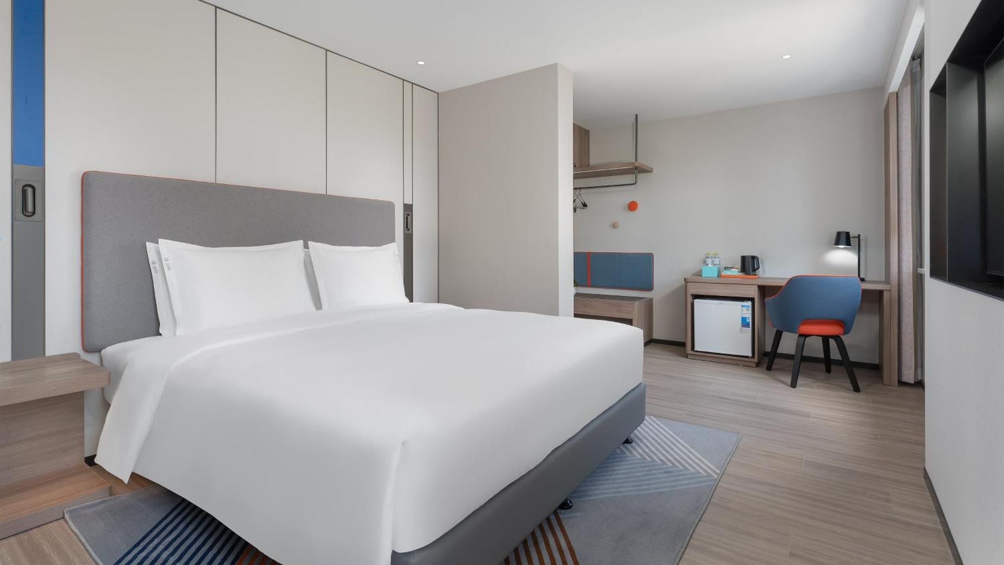 Holiday Inn Express Qingdao Shibei By Ihg Eksteriør billede