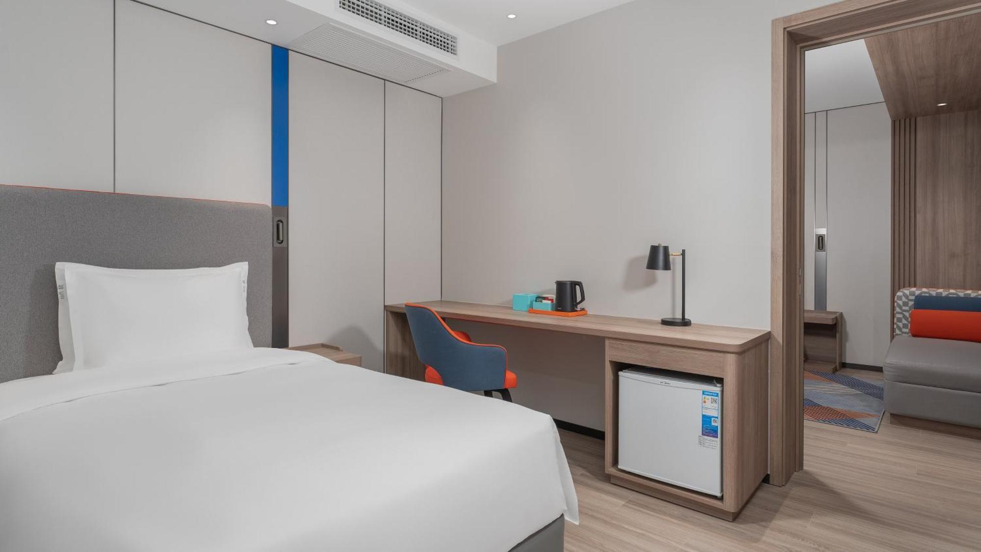 Holiday Inn Express Qingdao Shibei By Ihg Eksteriør billede