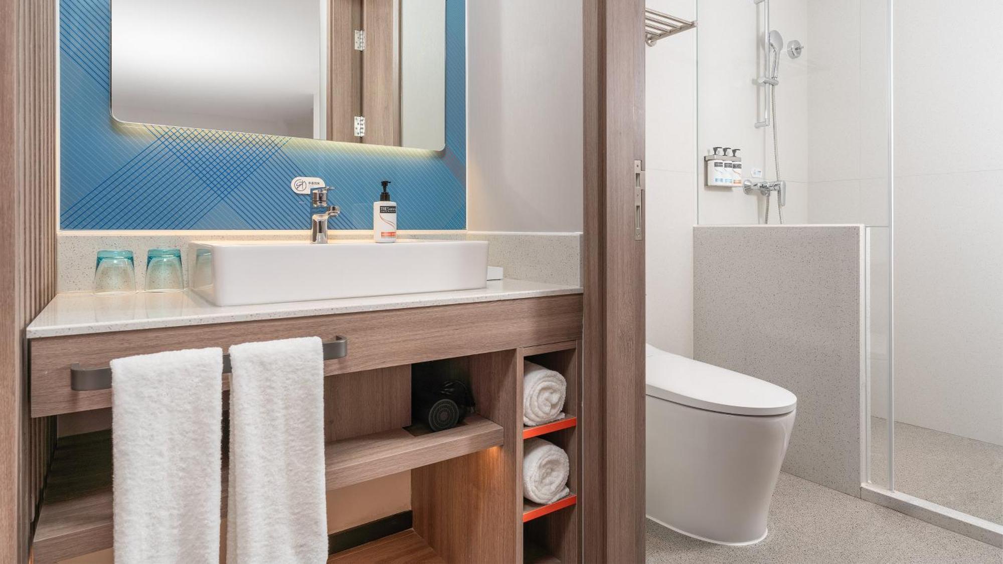 Holiday Inn Express Qingdao Shibei By Ihg Eksteriør billede